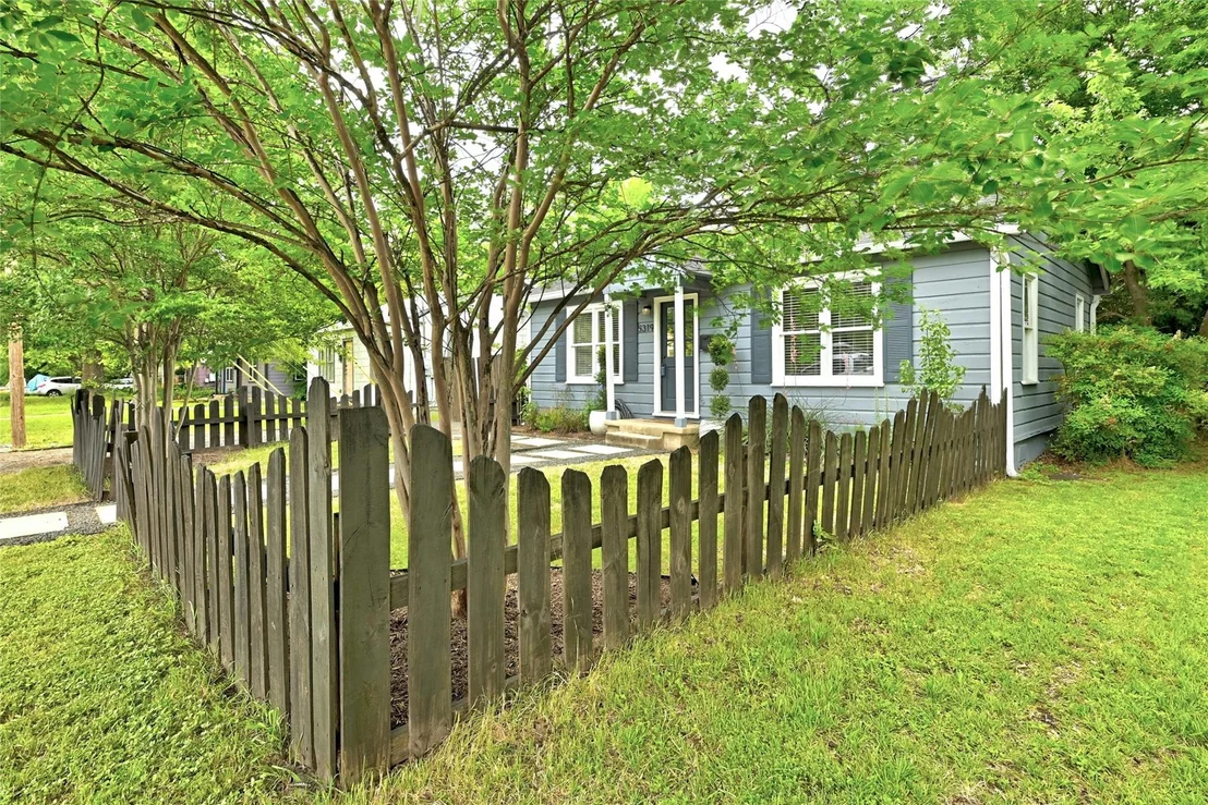 Photo of 5319 Harmon Ave