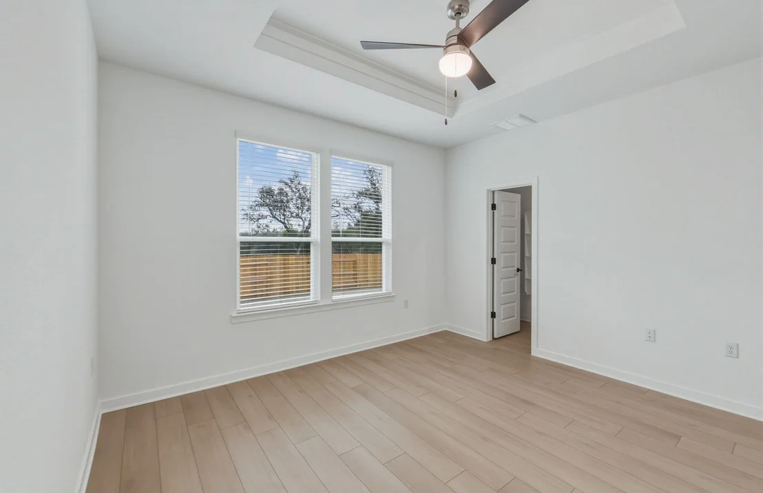 Photo of 124 Adlai Ave