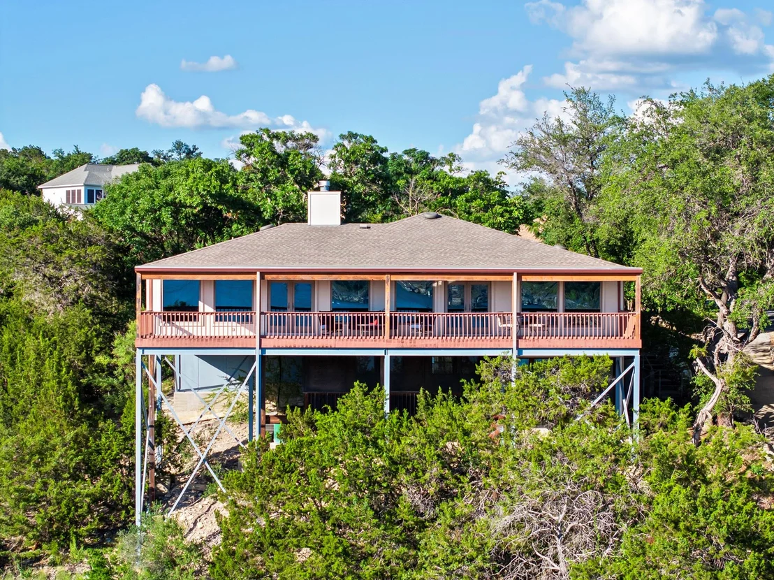 Photo of 18409 Lakepoint CV