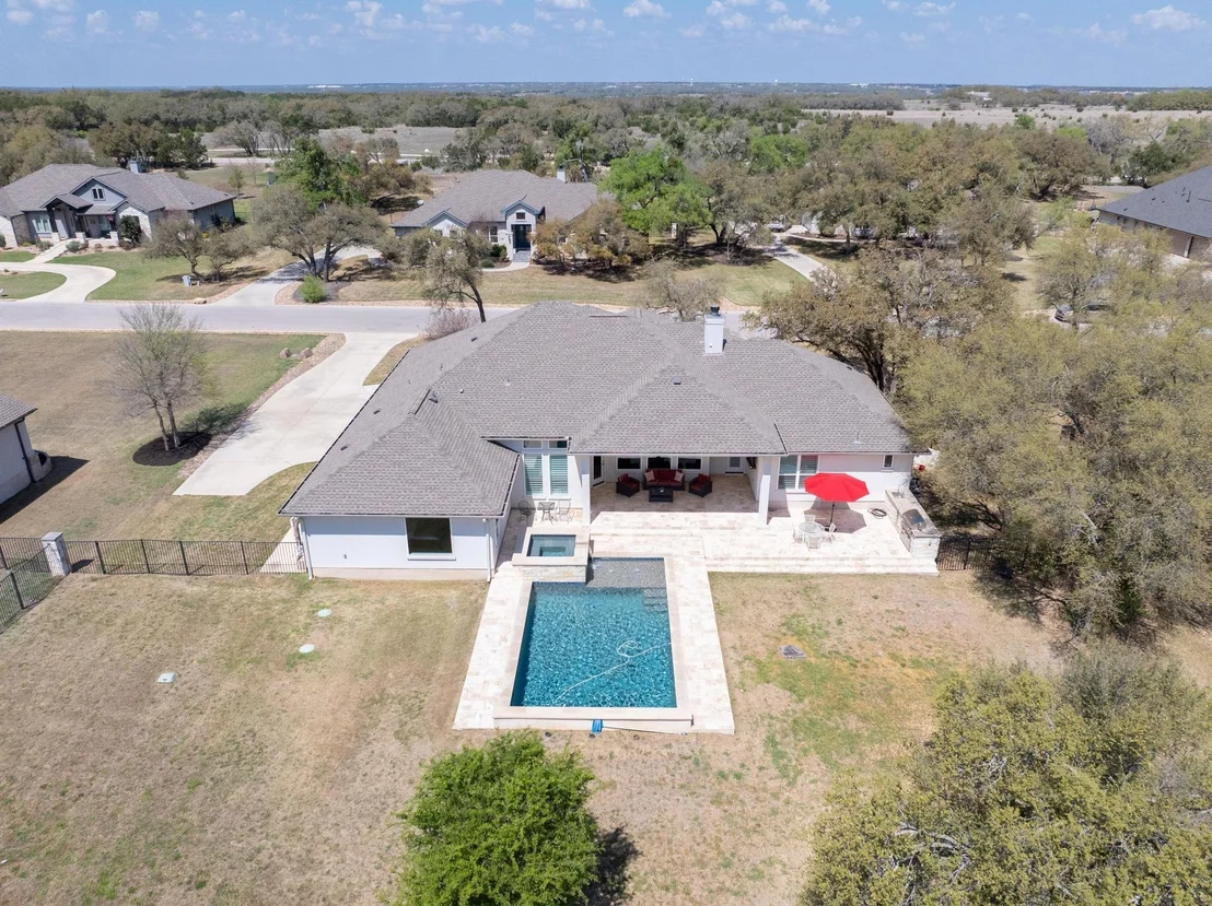 Photo of 221 Highland Oaks