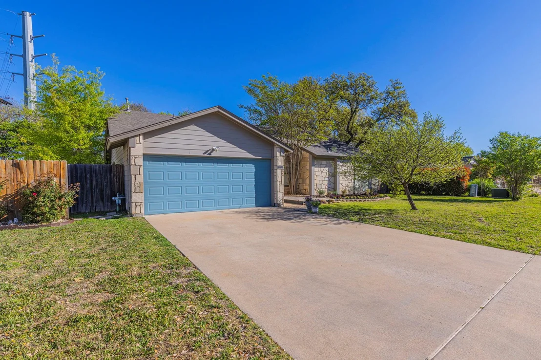 Photo of 2402 Susan LN