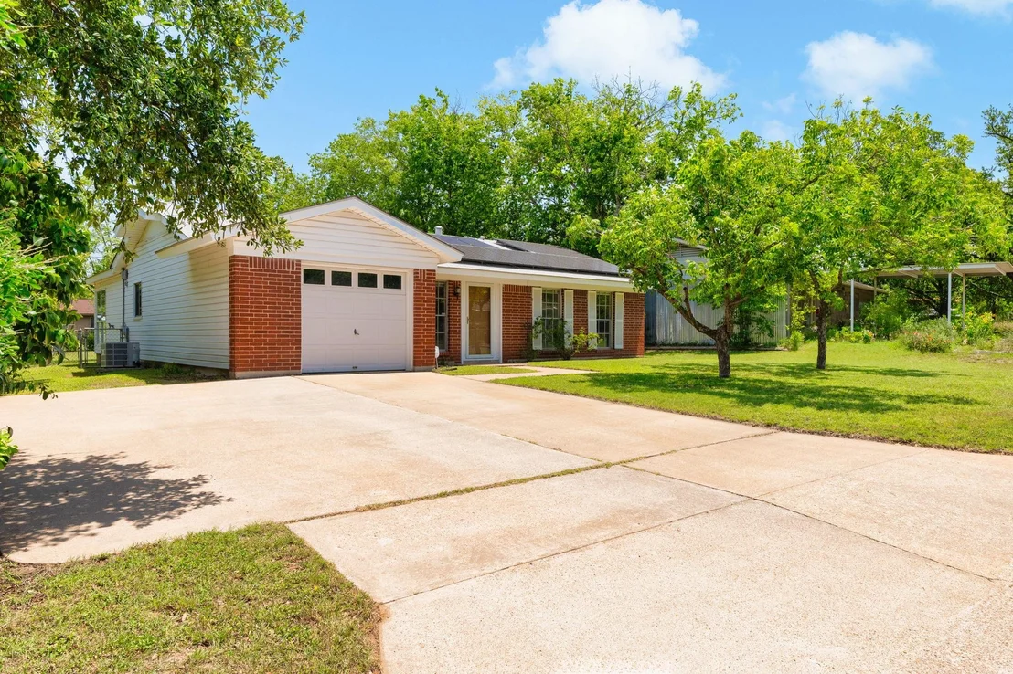 Photo of 6804 Miranda DR