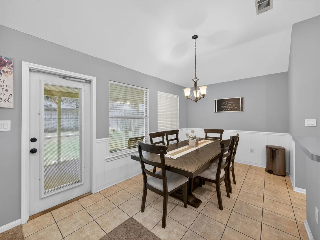 Photo of 2407 Kingsbury DR