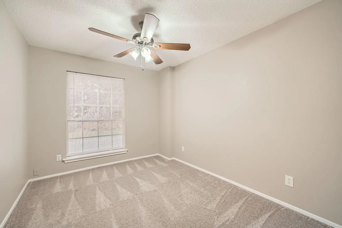 Photo of 1703 Sylvia LN