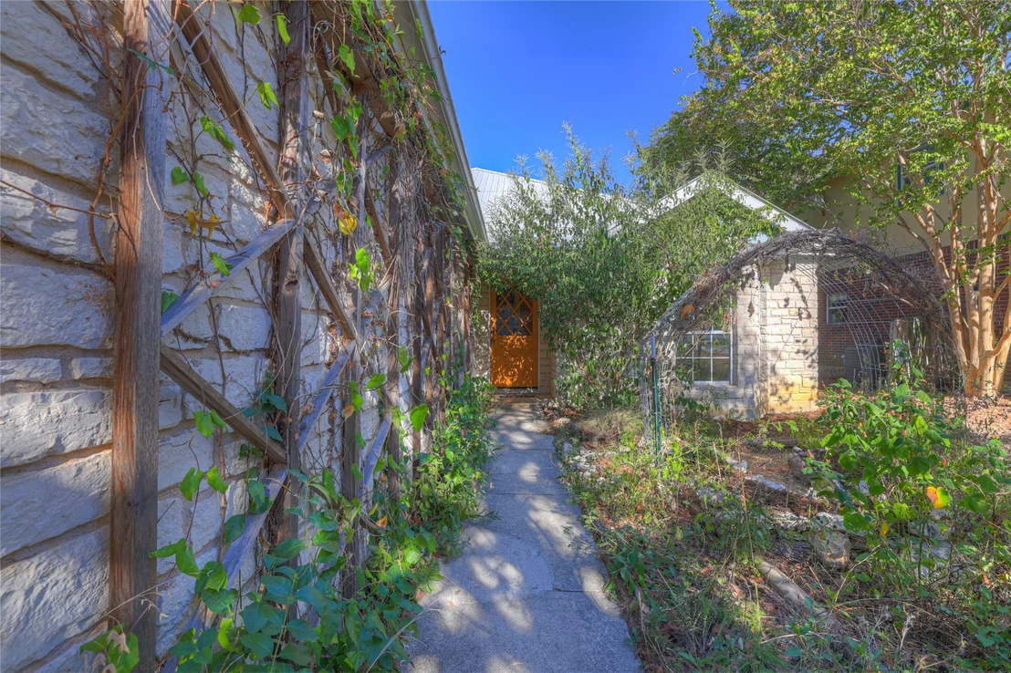 Photo of 1724 Ramona CIR