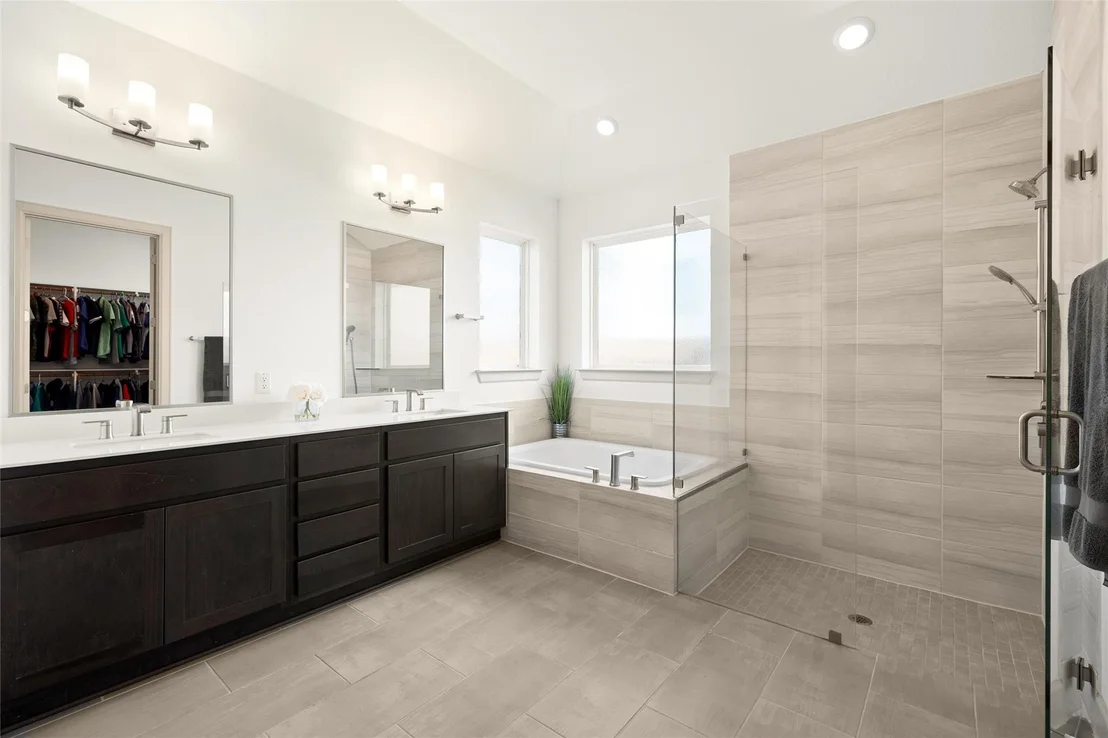 Photo of 121 Starfire DR