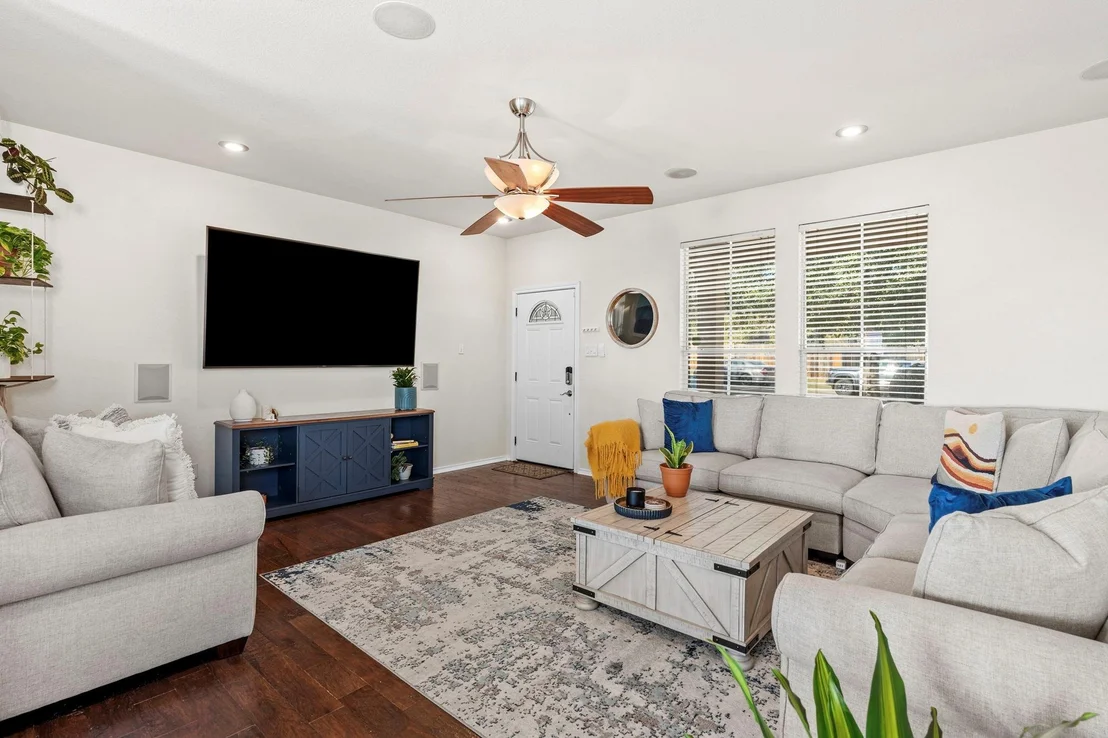 Photo of 136 Regent CV