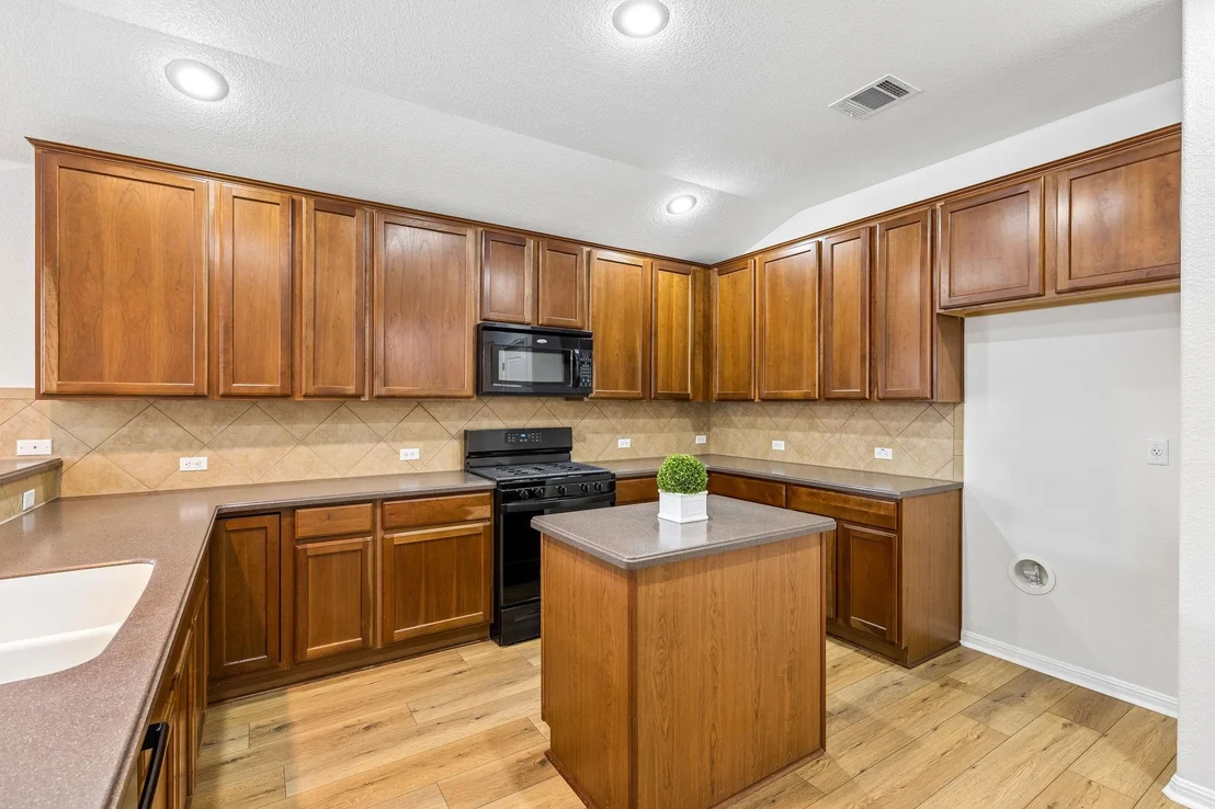 Photo of 921 Brighton PL