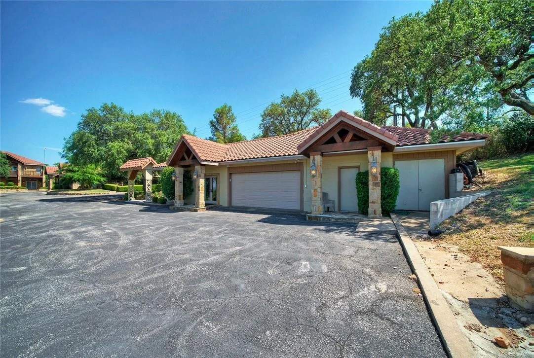 Photo of 206 Forest DR