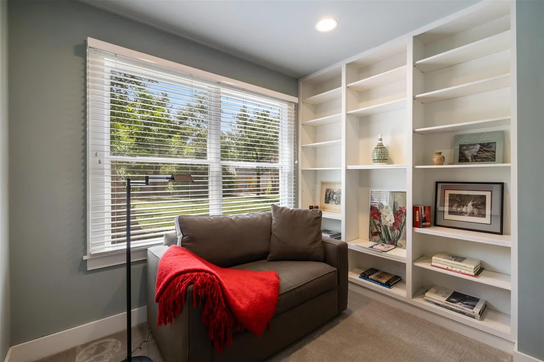 Photo of 2706 Nottingham LN