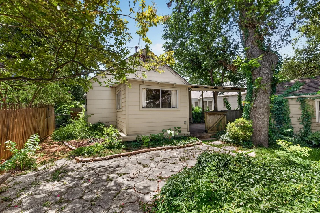 Photo of 4616 Sinclair Ave