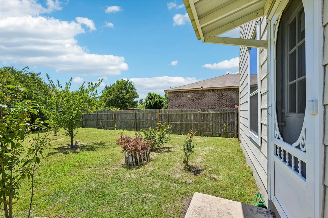 Photo of 140 Lynn Crest BND