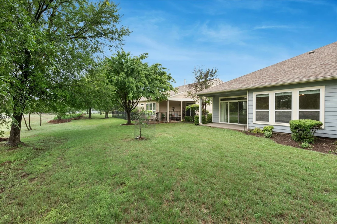 Photo of 111 Hampton CIR