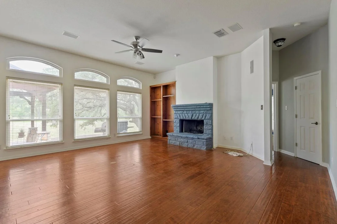 Photo of 330 Humphrey DR