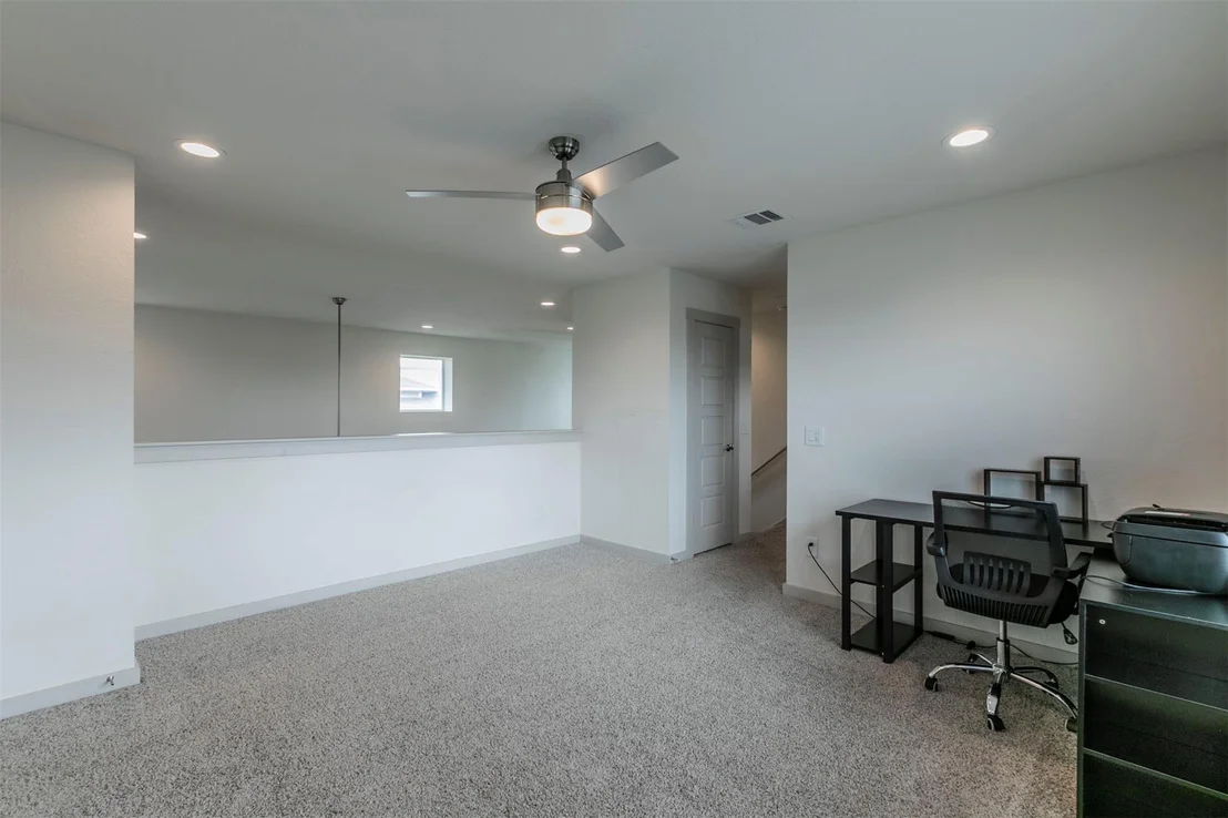 Photo of 121 Parryi CV
