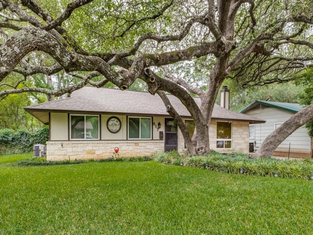 Photo of 817 Glen Oak DR