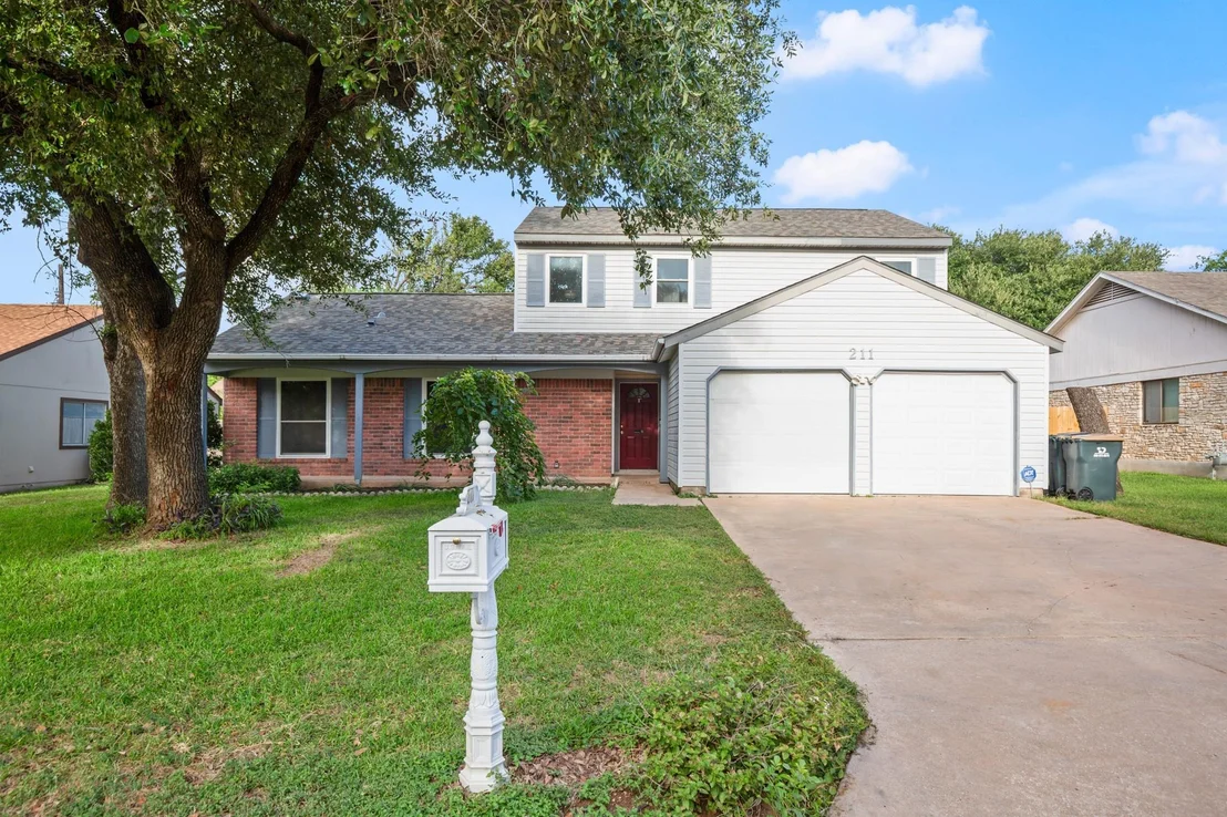 Photo of 211 Woodmont DR