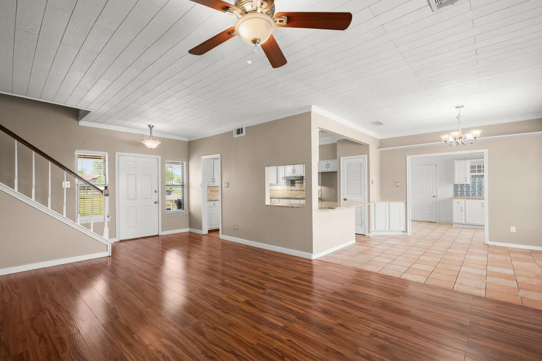 Photo of 1200 VAPOR DR