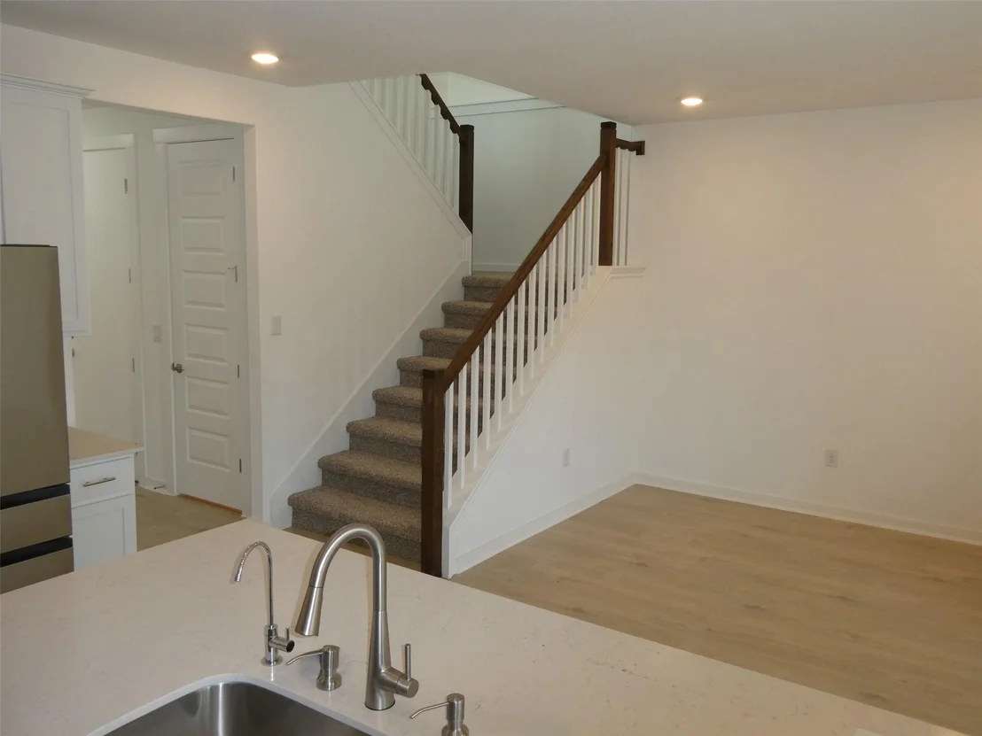 Photo of 1804 W CROW HOP VW