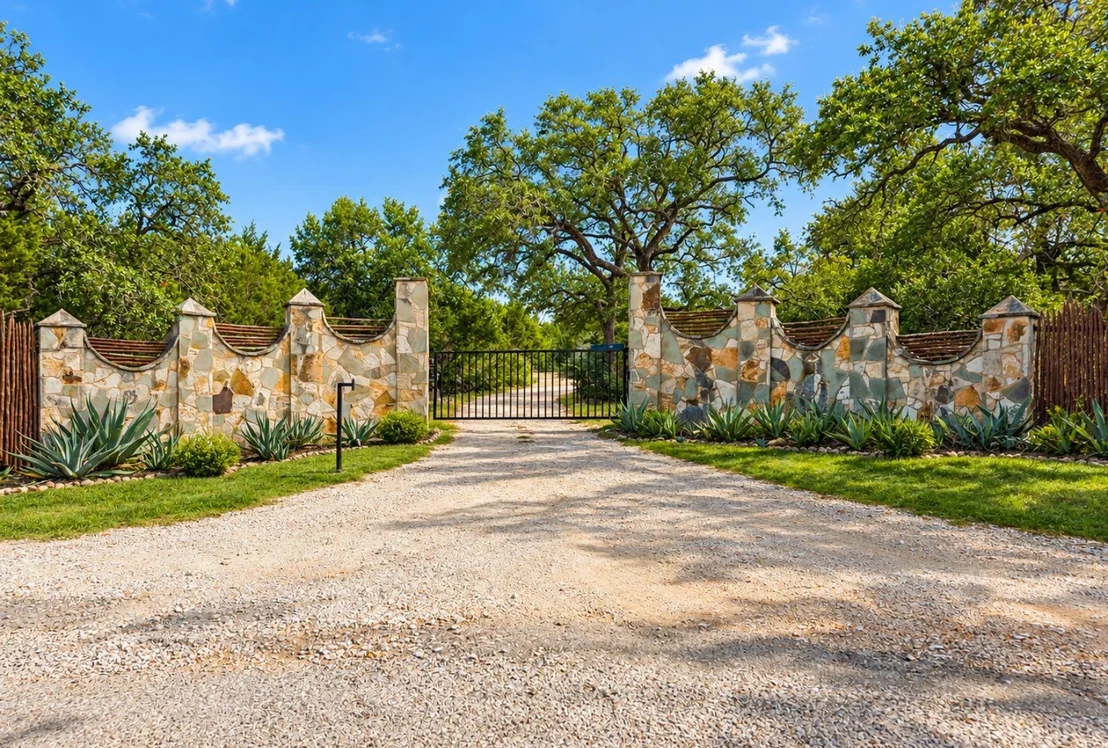 Photo of 1218 Oakwood LOOP