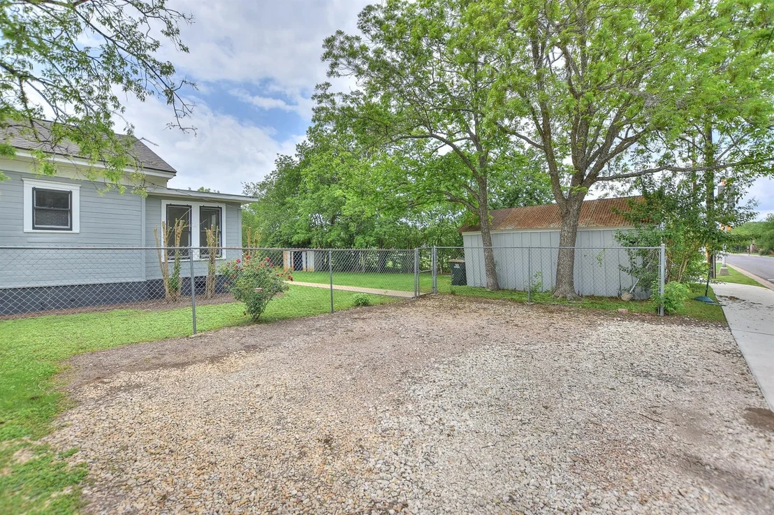 Photo of 1504 Maple ST