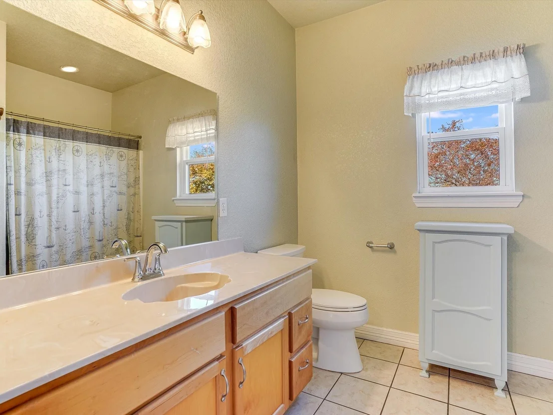 Photo of 154 W Pine DR