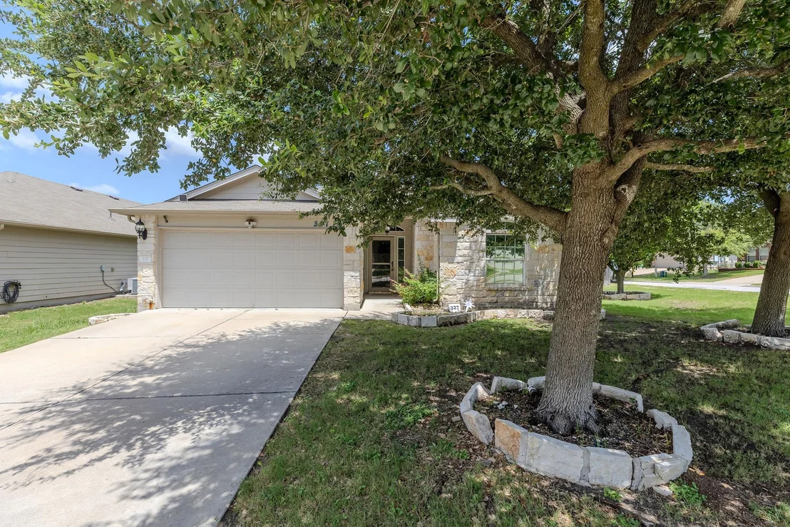 Photo of 327 Comal RUN