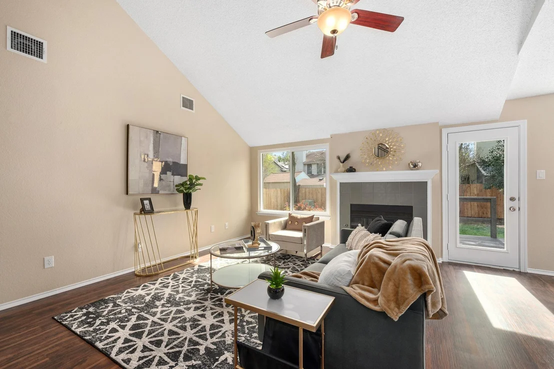 Photo of 8601 Verona TRL
