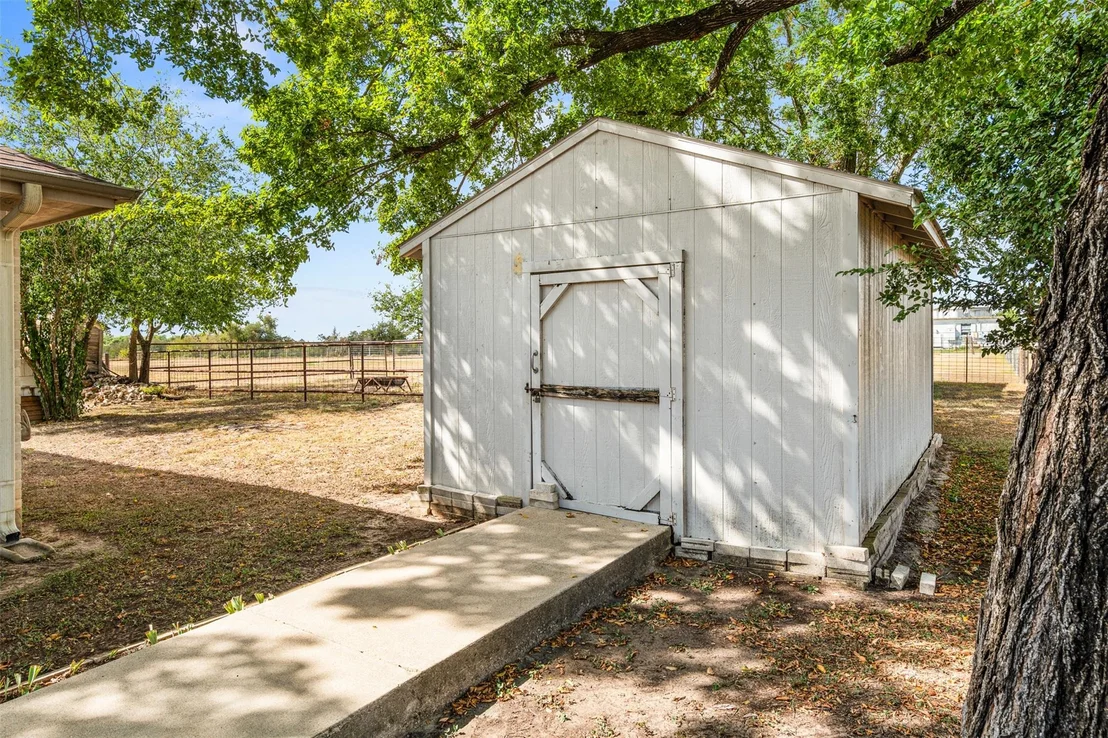 Photo of 105 Davis DR