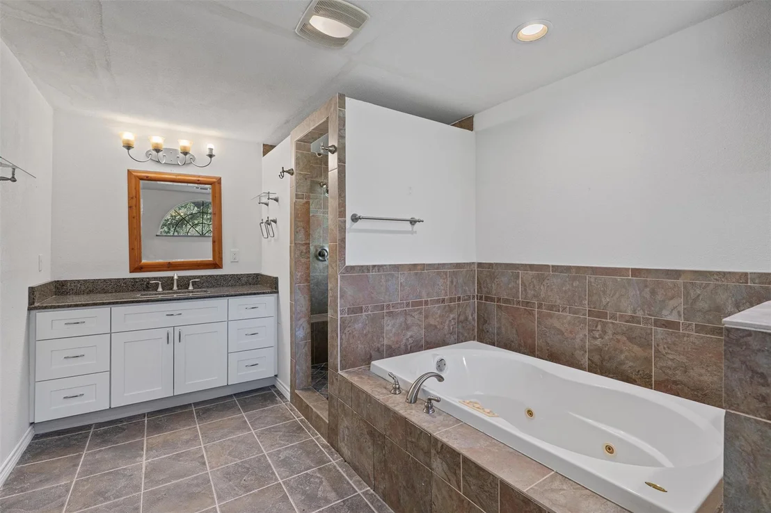 Photo of 601 Deertrail DR