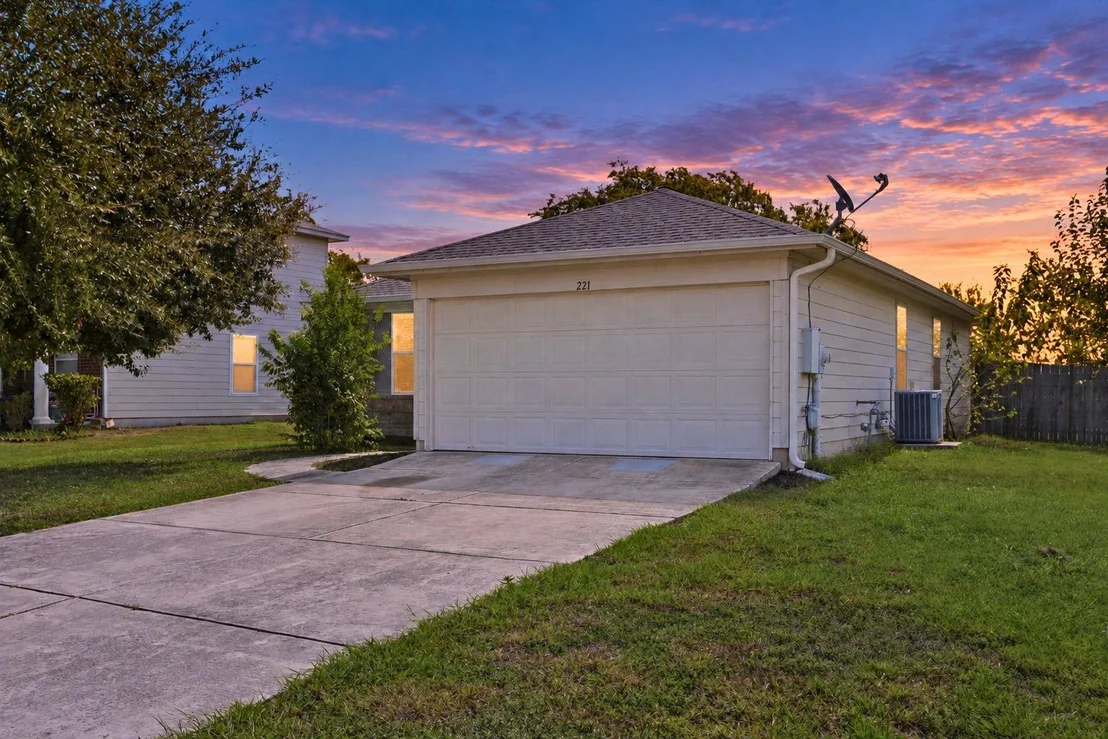 Photo of 221 Ames CV