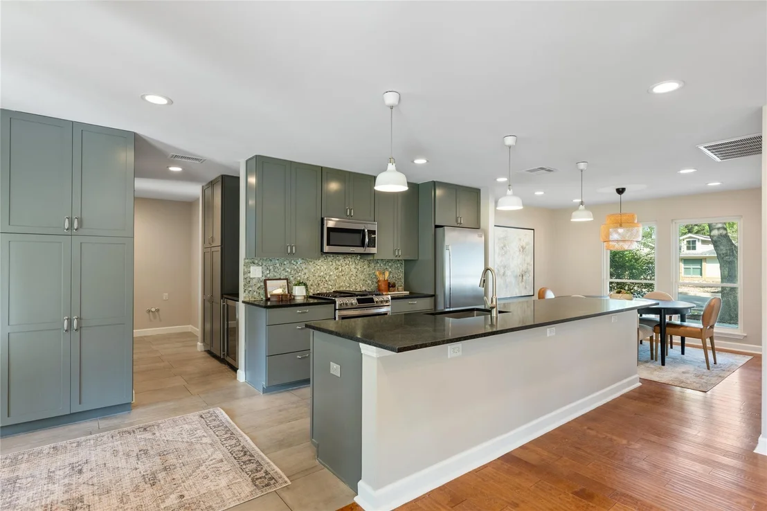 Photo of 6812 Pioneer PL