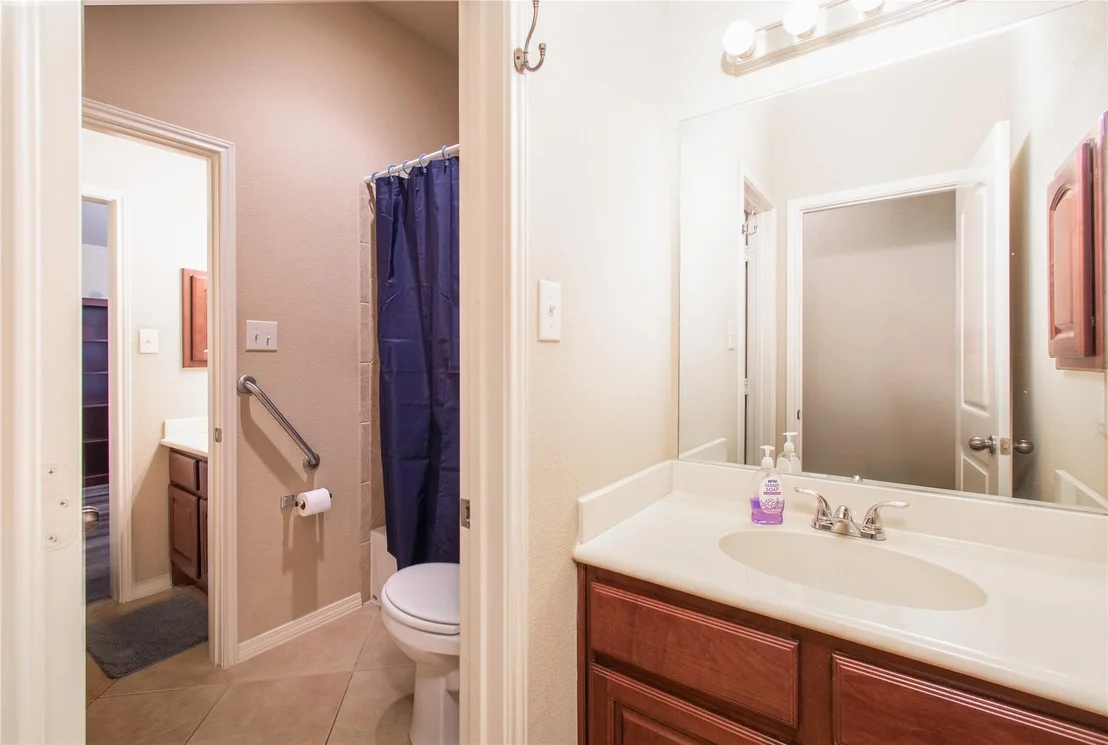 Photo of 947 Madrone DR