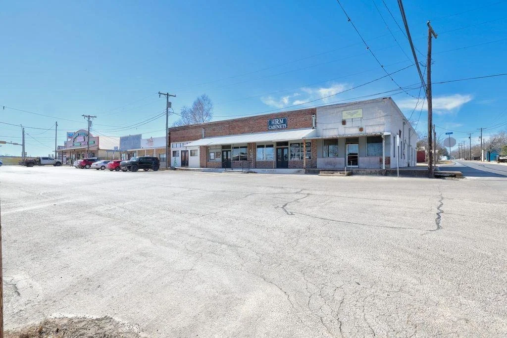 Photo of 309 W Avenue H Ave