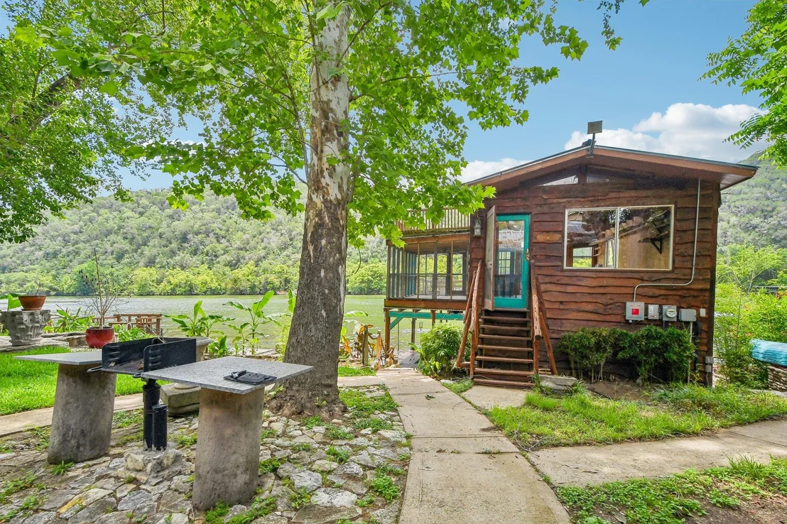 Photo of 12811 River Bend ST