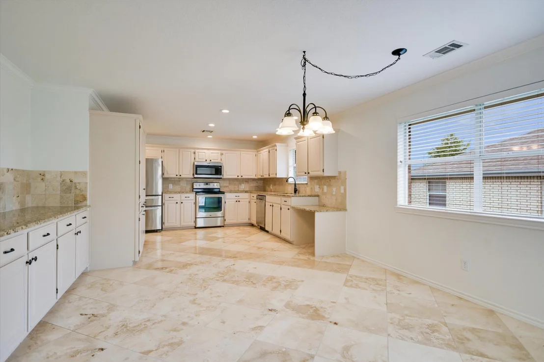 Photo of 700 Beachwood