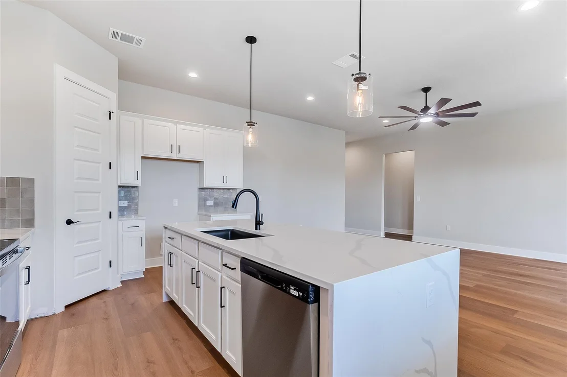 Photo of 124 Draper LN