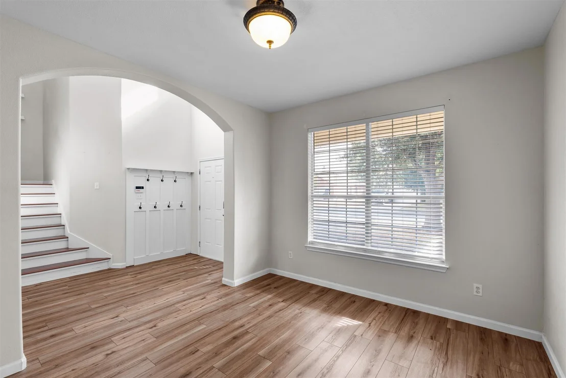 Photo of 203 Hanstrom DR