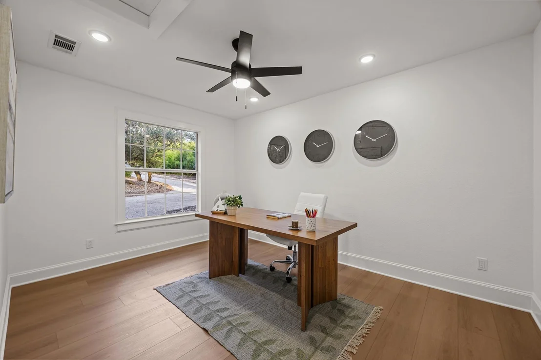 Photo of 8012 Bernard ST
