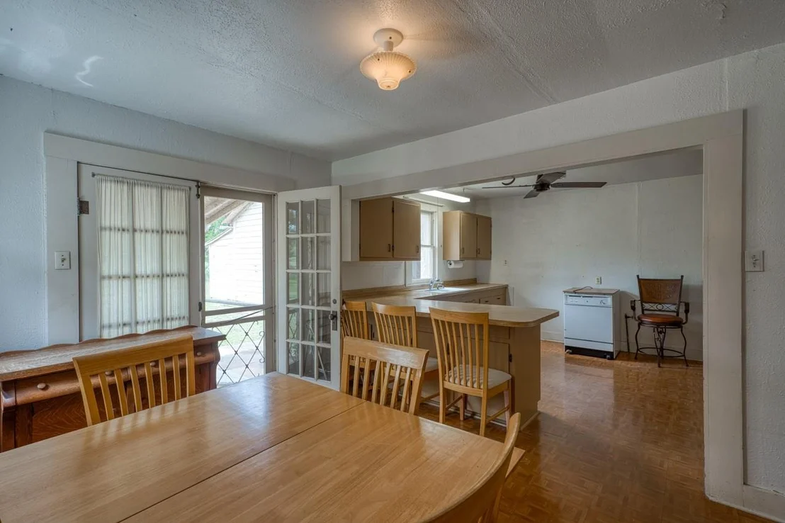 Photo of 624 N US 281