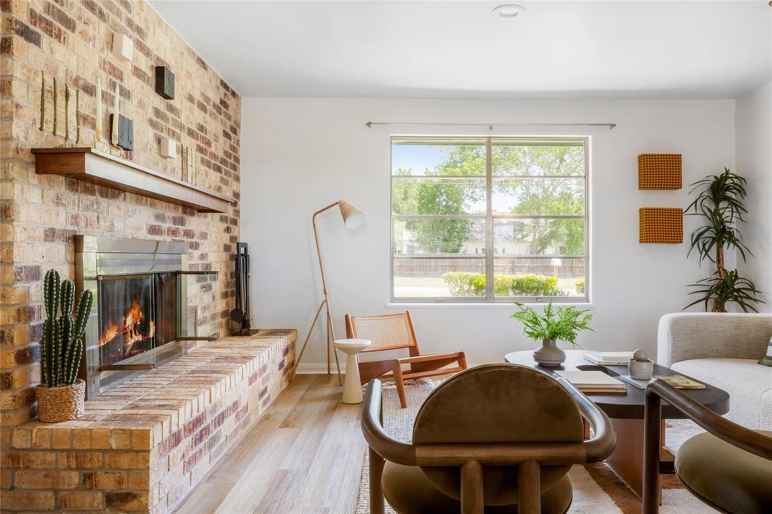 Photo of 304 W Bee ST