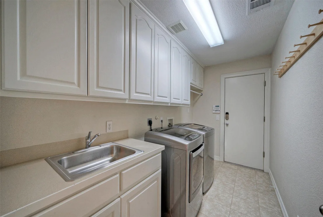 Photo of 10806 Olympia Fields LOOP
