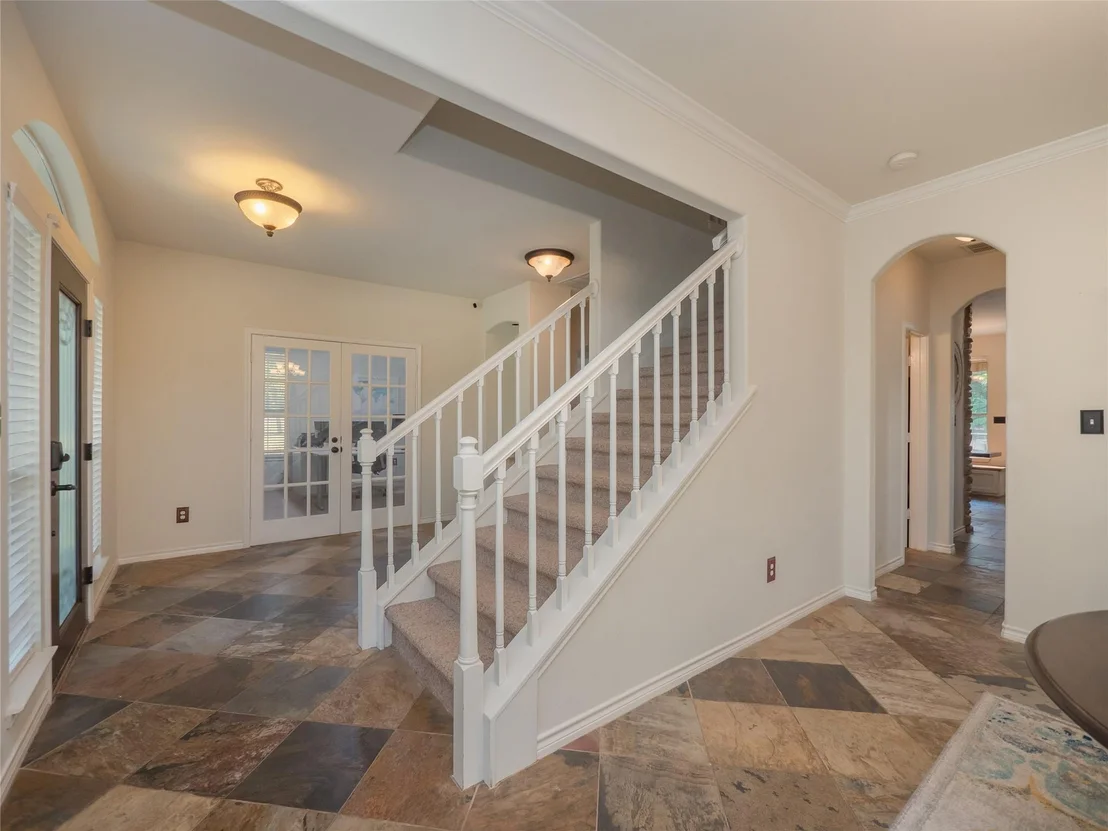 Photo of 533 Arbors CIR