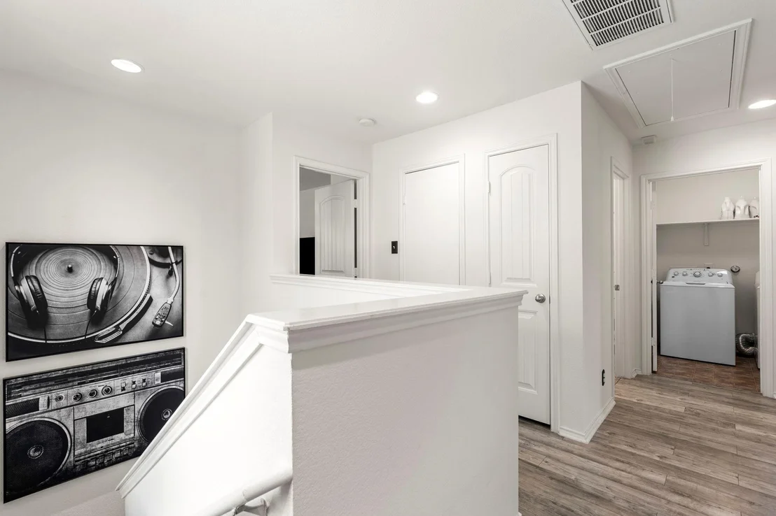 Photo of 1051 Dorn