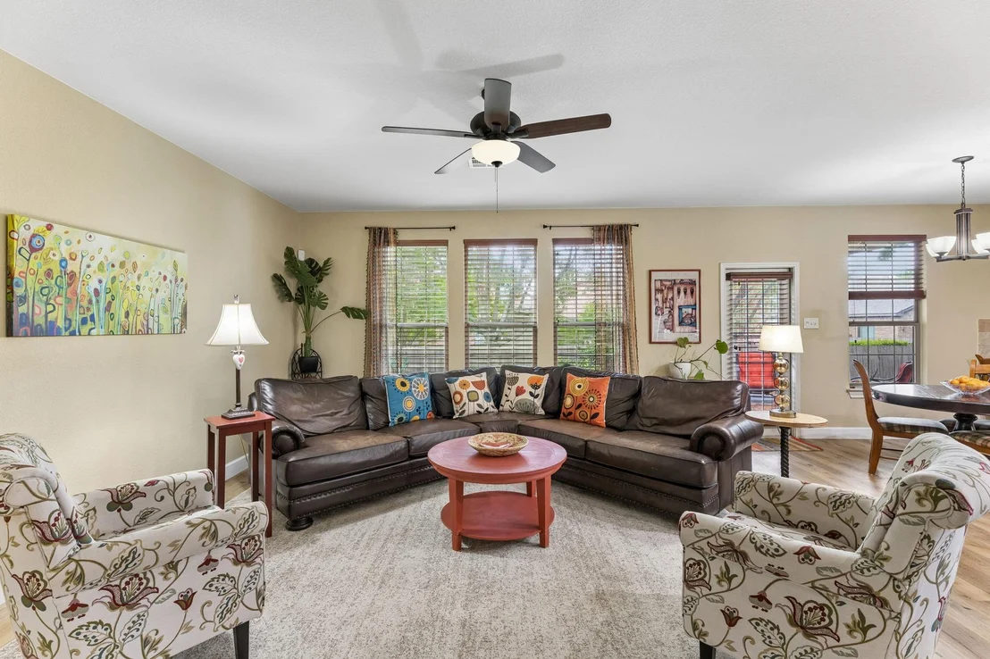Photo of 309 Island Oak DR