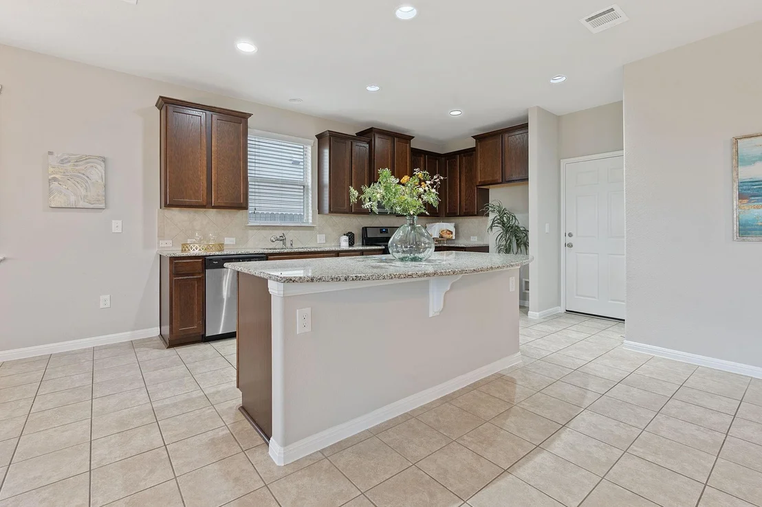 Photo of 584 Twisted Oaks LN