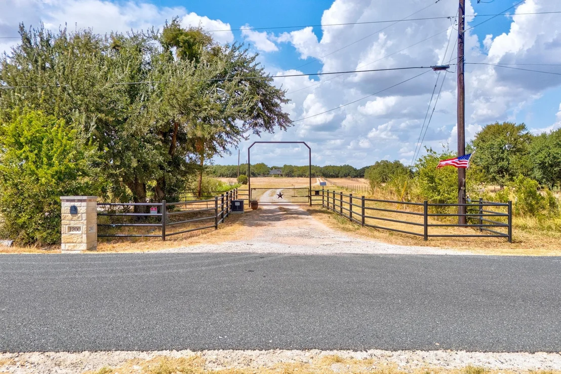 Photo of 1200 County Road 233
