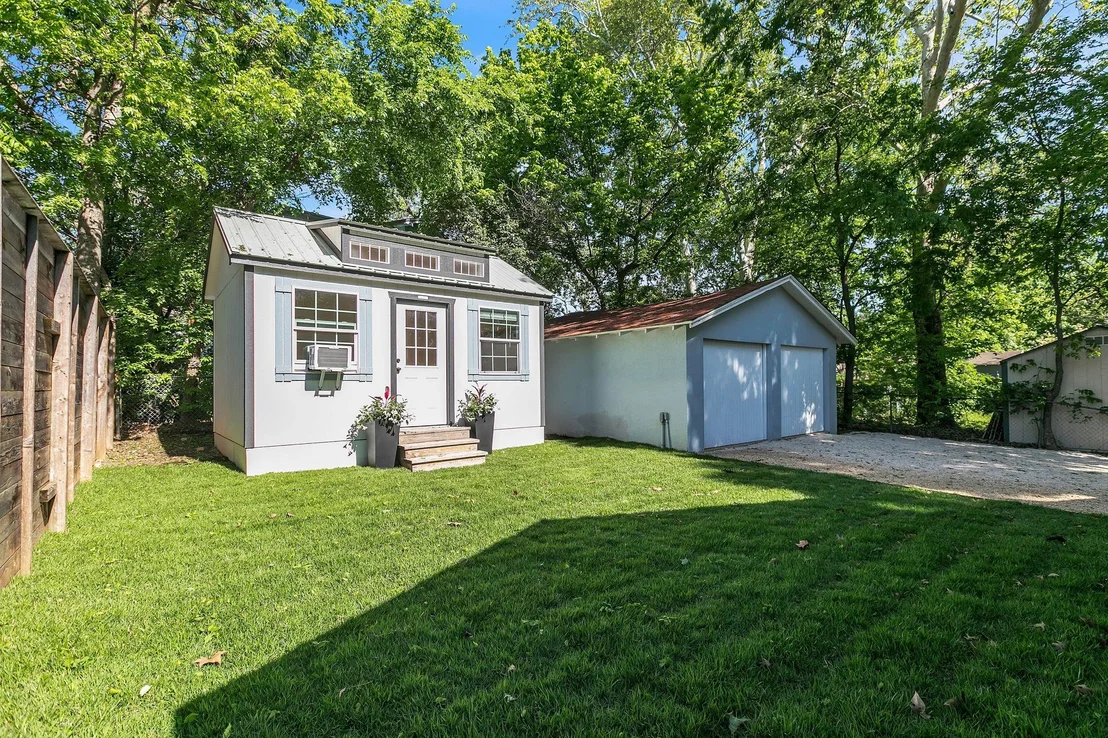 Photo of 1308 KINNEY Ave