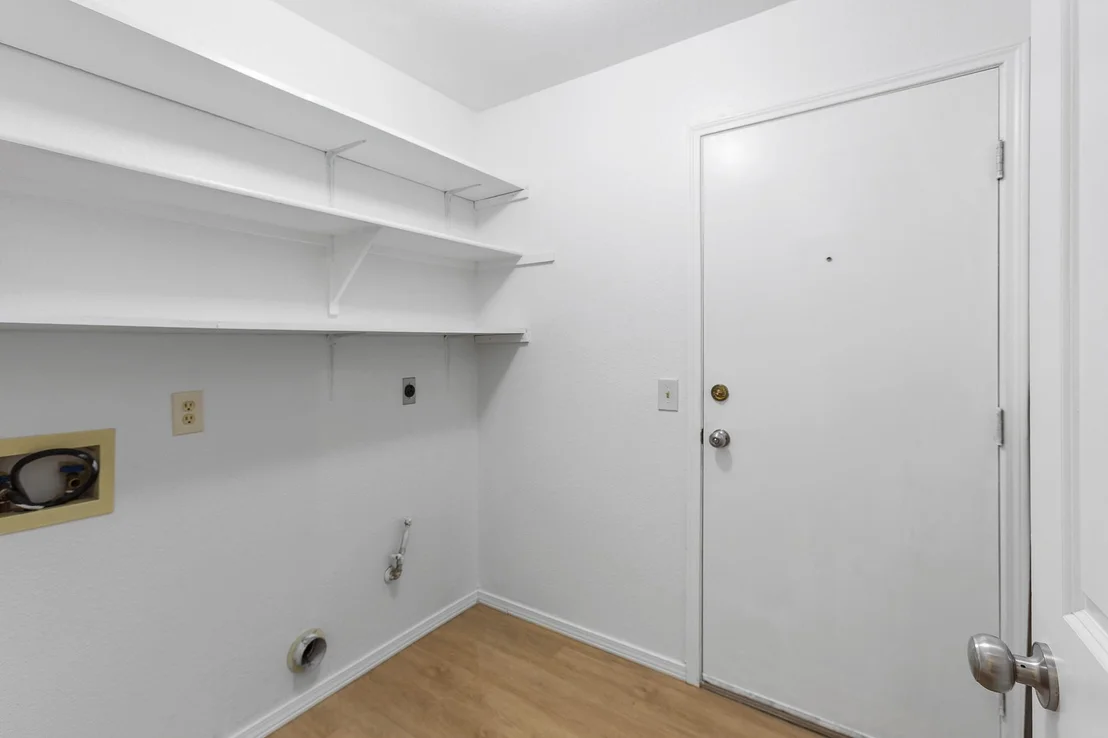 Photo of 605 Clear Spring LN