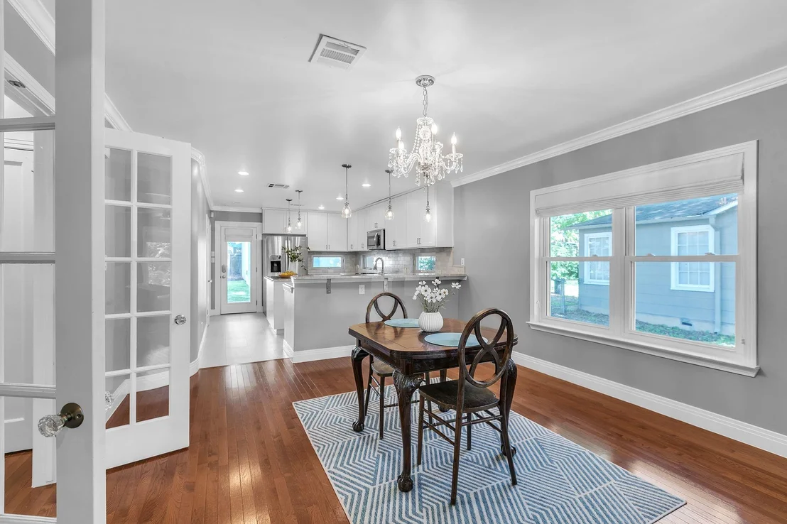Photo of 1308 KINNEY Ave